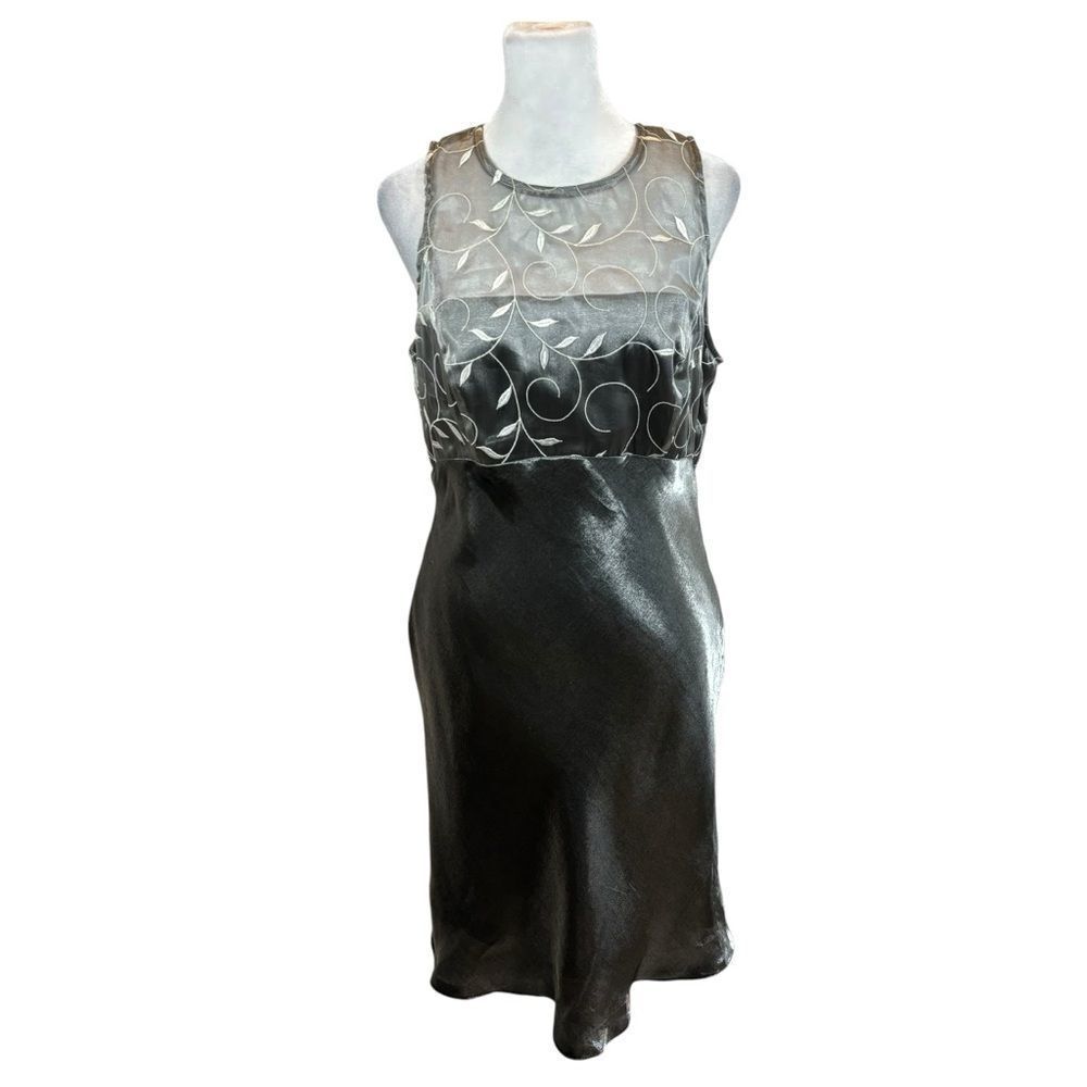 Ladies Y2K Vintage Michealangelo brand Silver‎ Dress With Leaf Detail Size 10